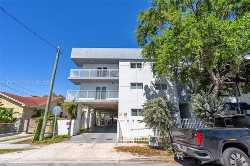 1029 Nw 3rd St, Miami, FL, 33128-1394 | Card Image