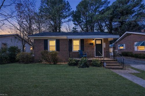 12 Neville St, Portsmouth, VA, 23701-3018 | Card Image