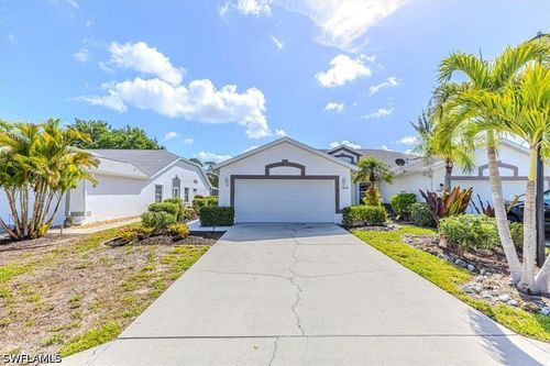 19-5446 Whitten Dr, NAPLES, FL, 34104-5302 | Card Image