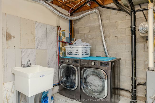 28 Sawmill Rd, House attached with 4 bedrooms, 3 bathrooms and 3 parking in North York ON | Image 42