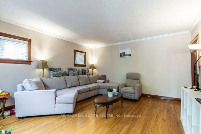 123 Krug St, Home with 5 bedrooms, 3 bathrooms and 3 parking in Kitchener ON | Image 5
