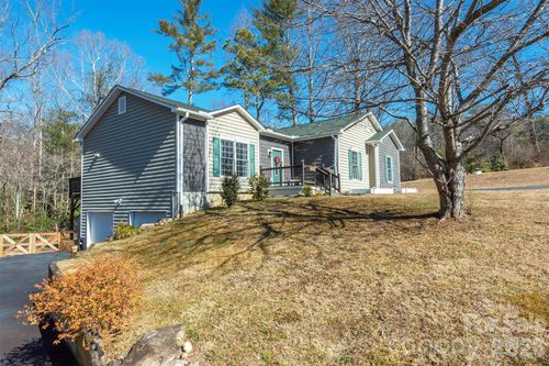 243 Scenic Ridge Dr, Hendersonville, NC, 28792-8063 | Card Image