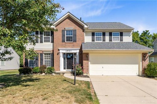 4957 Country Park Dr, Tipp City, OH, 45371-8106 | Card Image