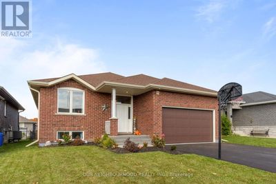 54 Mcintosh Cres, House other with 4 bedrooms, 3 bathrooms and 6 parking in Quinte West ON | Image 1