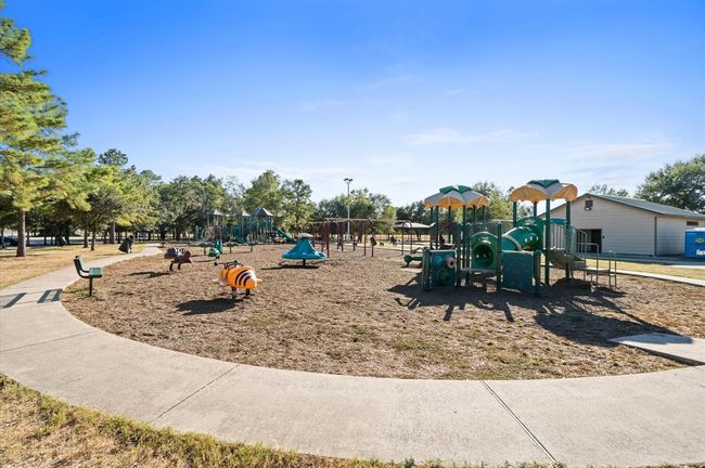 Neighborhood offers a beautiful park. | Image 35