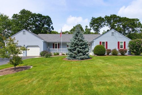 110 Colonial Rd, North Attleboro, MA, 02760-2837 | Card Image