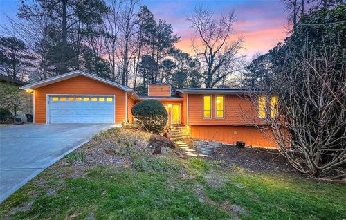 5161 Willow Point Pkwy, Marietta, GA, 30068-1756 | Card Image