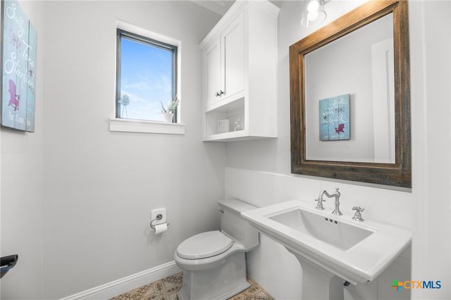 Half Bathroom | Image 10
