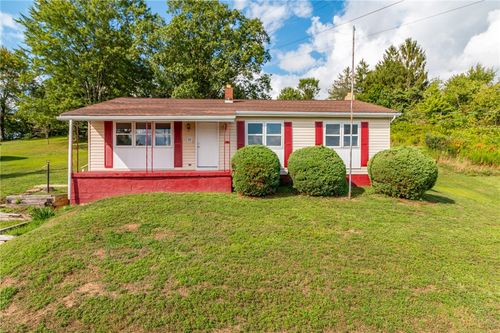 109 New Orchard Dr, Tarentum, PA, 15084-2915 | Card Image