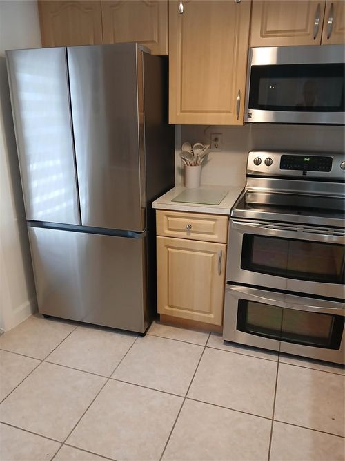 apt-201-1893 S Ocean Dr, Hallandale Beach, FL, 33009-7635 | Card Image