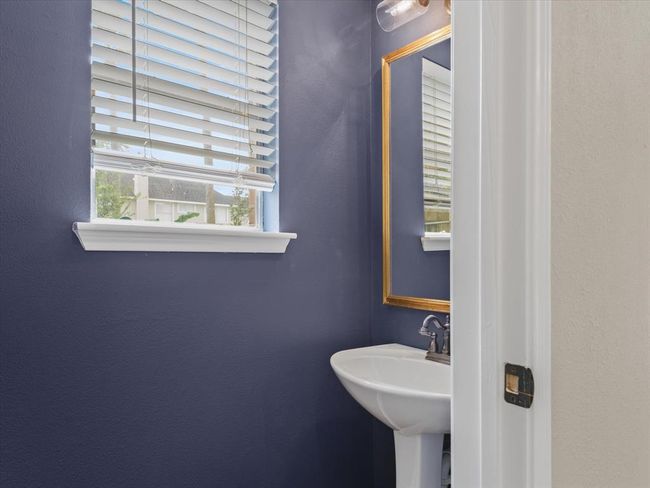 Half bath near laundry! | Image 12