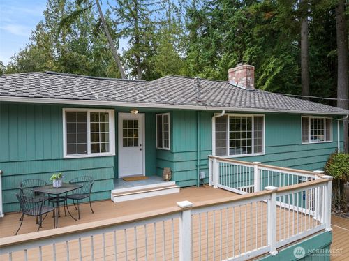 8665 Springridge Rd Ne, Bainbridge Island, WA, 98110-3653 | Card Image