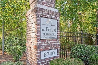 10D - 8740 Roswell Road, Condo with 3 bedrooms, 2 bathrooms and null parking in Sandy Springs GA | Image 1