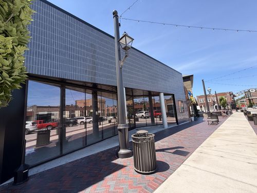 10 Park Ave, Lombard, IL, 60148-2555 | Card Image