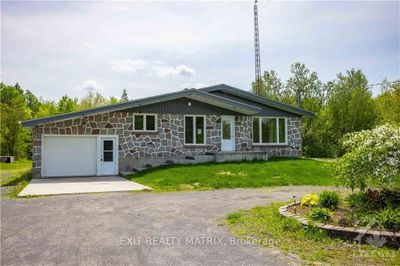 5651 County Rd, House other with 3 bedrooms, 3 bathrooms and 20 parking in North Glengarry ON | Image 1