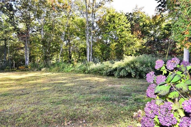 D - 21 Apache Dr, Condo with 2 bedrooms, 1 bathrooms and 2 parking in Westerly RI | Image 20