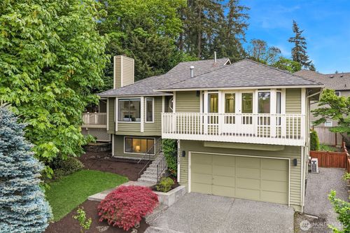 11317 Se 77th Pl, Newcastle, WA, 98056-1662 | Card Image