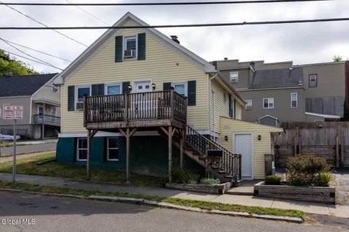 1046 1st St, Rensselaer, NY, 12144-1920 | Card Image