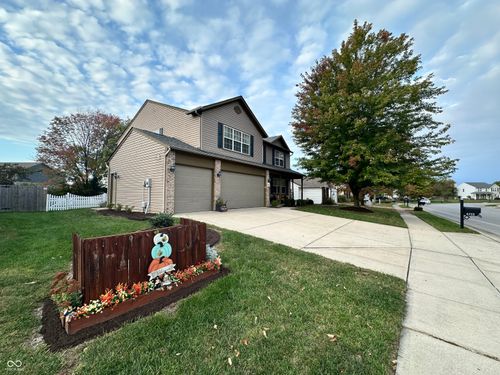 6211 Ayrshire Cir, Camby, IN, 46113-9646 | Card Image