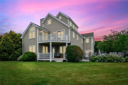 20 Roxbury Rd, Narragansett, RI, 02882-2010 | Card Image