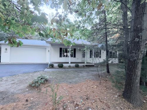 1851 Green Oaks Dr, Interlochen, MI, 49643-9188 | Card Image