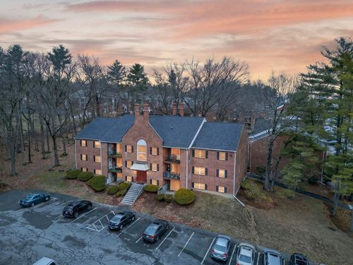 apt-1-3 Louisburg Sq, Nashua, NH, 03060-5527 | Card Image