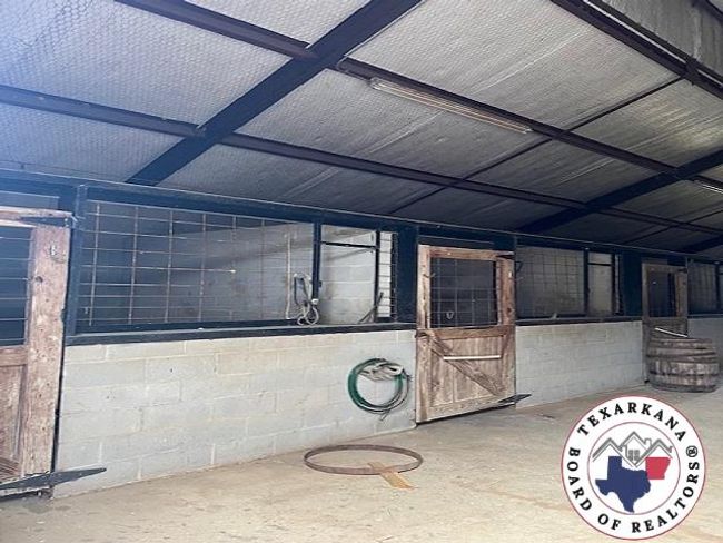 327 Crudip Ln, Home with 2 bedrooms, 2 bathrooms and null parking in Texarkana TX | Image 24