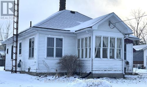 {{alt}} | Card Image