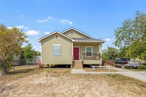 1105 Kansas St, Robstown, TX, 78380-4021 | Card Image