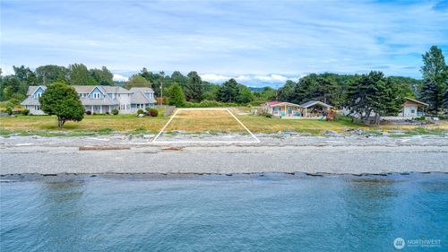 585 Marine Dr, Point Roberts, WA, 98281-9008 | Card Image