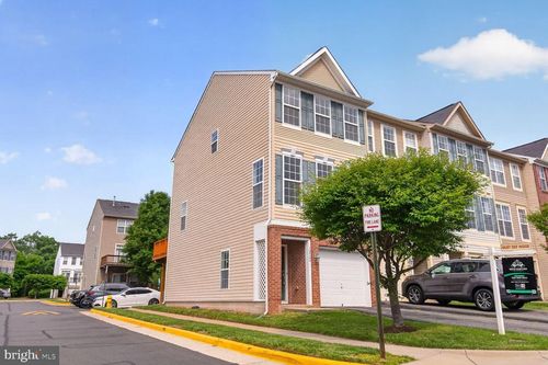 15700 John Diskin Cir, WOODBRIDGE, VA, 22191-6555 | Card Image