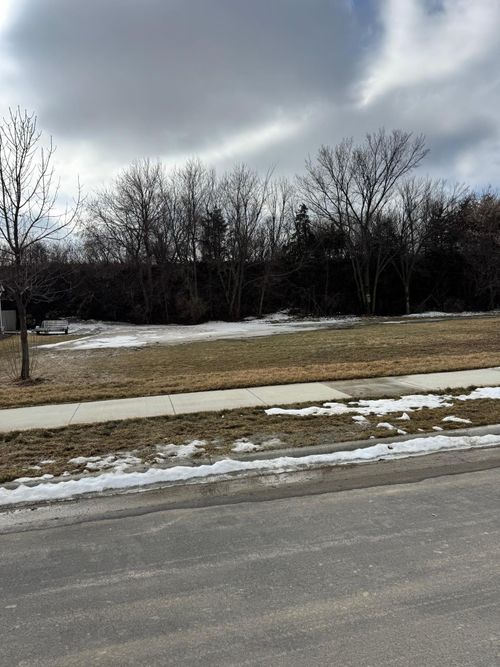 2401 Lake Ave, New Ulm, MN, 56073-4901 | Card Image