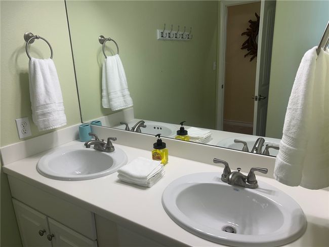 UNIT-211 - 2212 State Highway 361, Townhouse with 4 bedrooms, 4 bathrooms and null parking in Port Aransas TX | Image 24