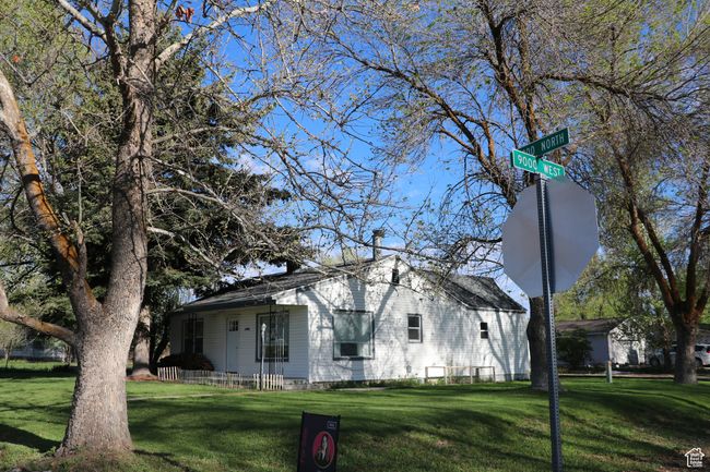 View of front facade featuring a front lawn | Image 32