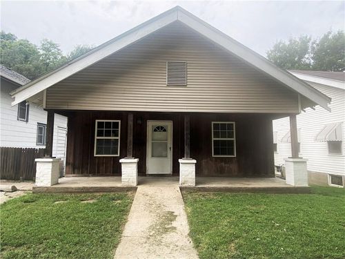 3810 Terrace Ave, Saint Joseph, MO, 64504-1033 | Card Image