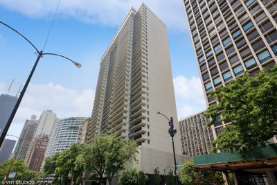 22-23BS - 1212 N Lake Shore Drive, Condo with 3 bedrooms, 4 bathrooms and 4 parking in Chicago IL | Image 1