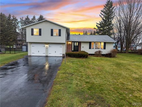 110 Mallard Dr, Camillus, NY, 13031-2014 | Card Image