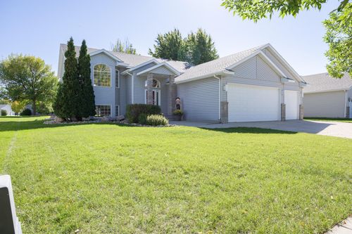 630 Wyndemere Dr, West Fargo, ND, 58078-4036 | Card Image