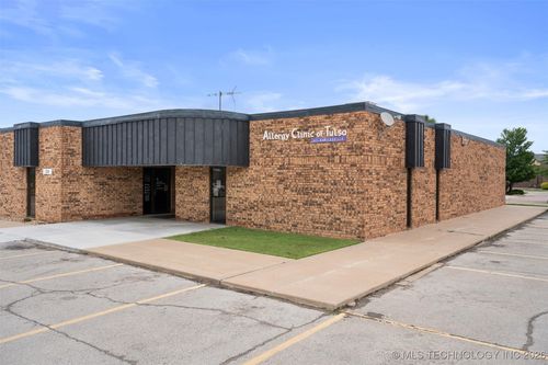 224 Se Debell Ave, Bartlesville, OK, 74006-2305 | Card Image