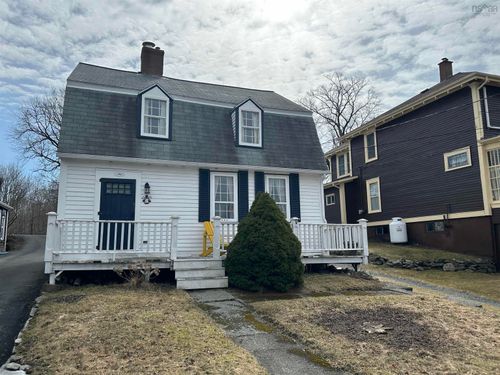 71 Main St, Liverpool, NS, B0T1K0 | Card Image