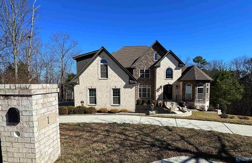 1 Sylvias Way Se, Huntsville, AL, 35803-1979 | Card Image