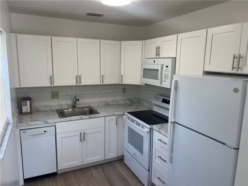apt-103-19 Pine Arbor Ln, VERO BEACH, FL, 32962-4621 | Card Image