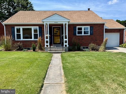 19 Pine Ave, LEBANON, PA, 17042-7132 | Card Image