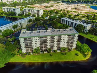 107 - 2232 N Cypress Bend Drive, Condo with 2 bedrooms, 2 bathrooms and null parking in Pompano Beach FL | Image 1