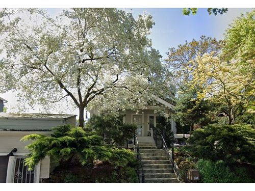 2106 Ne Saratoga St, Portland, OR, 97211 | Card Image