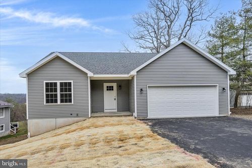 1753 Running Deer Dr, AUBURN, PA, 17922-9333 | Card Image