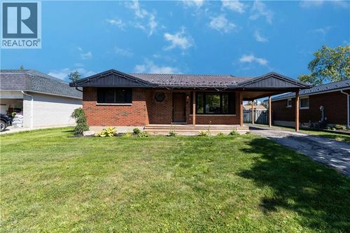 88 Oak St, Stratford, ON, N5A6Z1 | Card Image