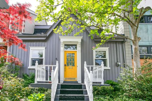 6 Bowman St, Toronto, ON, M4X1T9 | Card Image