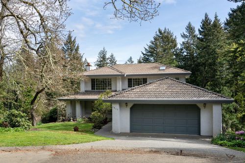 4617 Cliffwood Pl, Victoria, BC, V8Y1B6 | Card Image