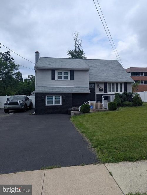 505 Spruce Ave, PITMAN, NJ, 08071-2019 | Card Image